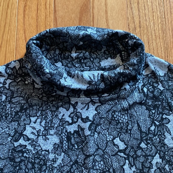 Vera Wang top - Picture 2 of 6